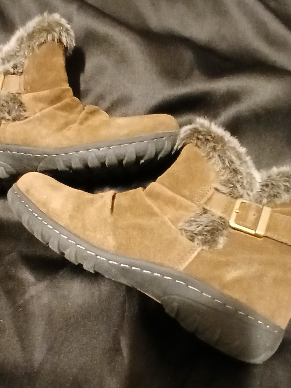 Khombu Women's Lindsey All-Weather Suede Boots